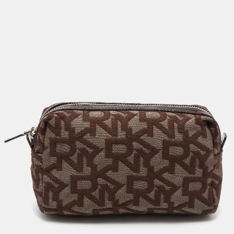 Snake - Skin Effect Clutch in Green for Exotic PartiesDkny /beige Signature Canvas And Patent Leather Pouch Snake - Skin Effect Clutch in Green for Exotic PartiesDkny /beige Signature Canvas And Patent Leather Pouch