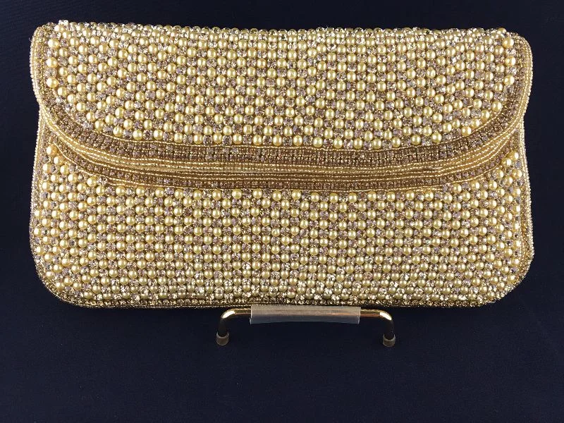 Mirrored Clutch in Silver for Futuristic - Themed GatheringsPearl clutch
